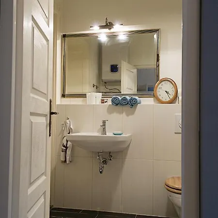 Apartment Adorable, Cosy At The Heroes' Square *