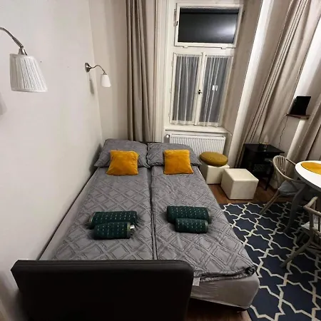 Adorable, Cosy At The Heroes' Square Apartamento *